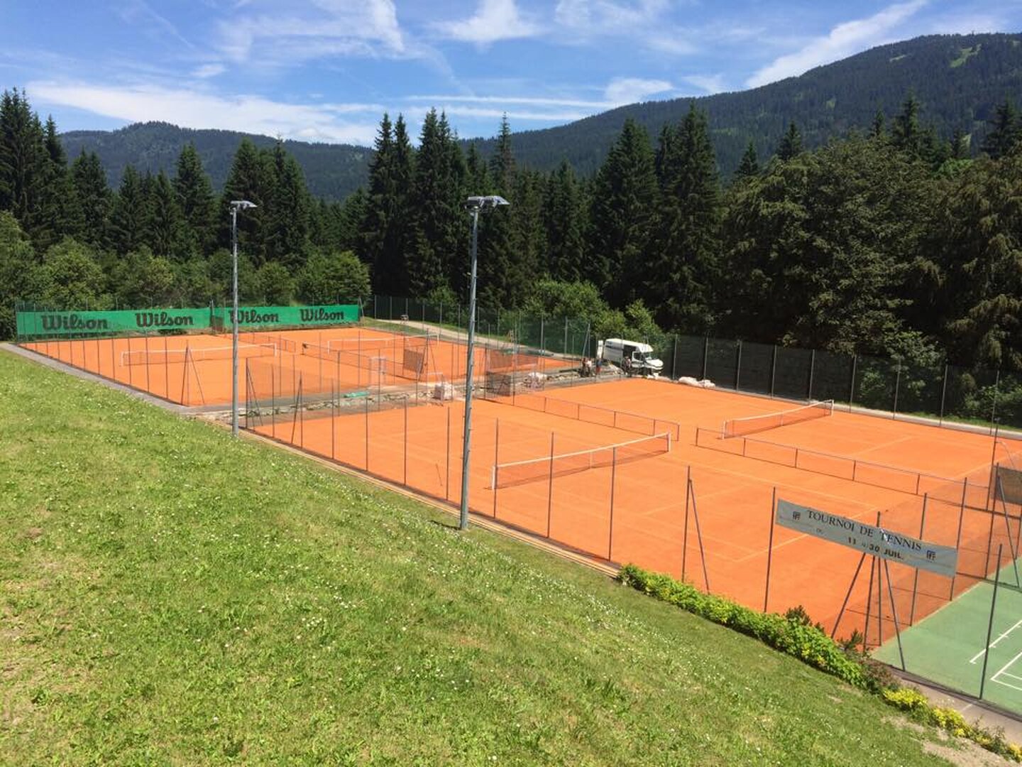 Les courts en terre artificielle